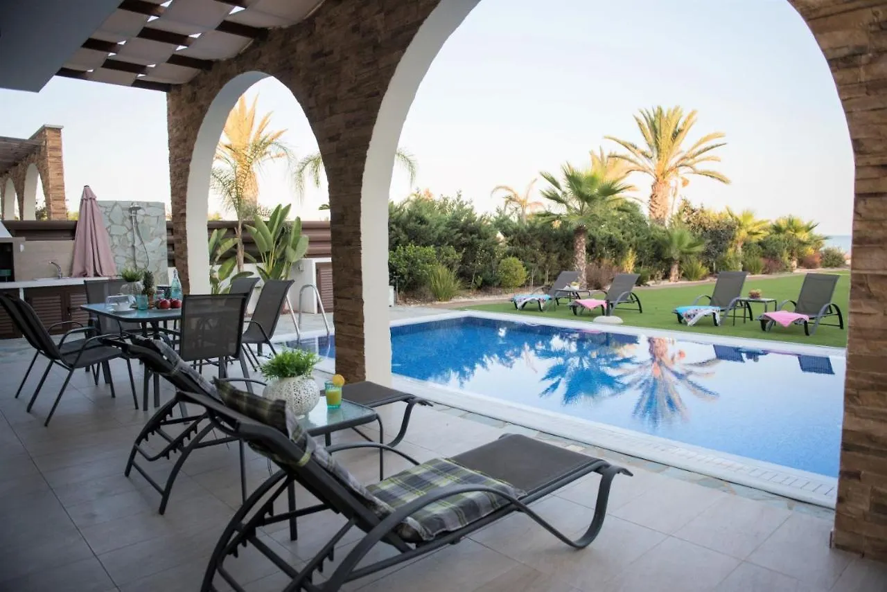 Nirvana Seafront Villa Agia Napa Chipre